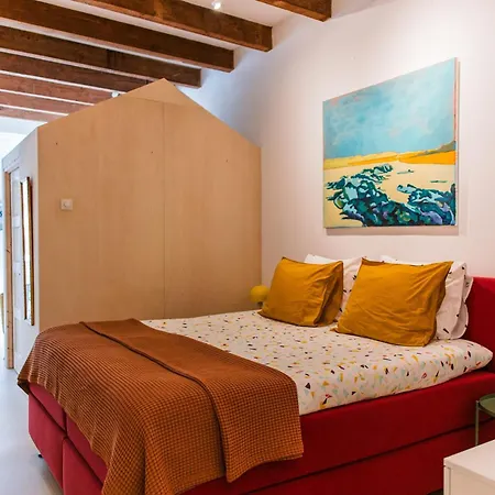 A La Lon Отель типа 