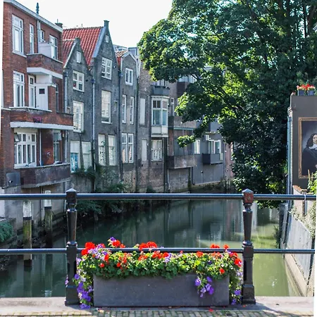 A La Lon 4* Дордрехт